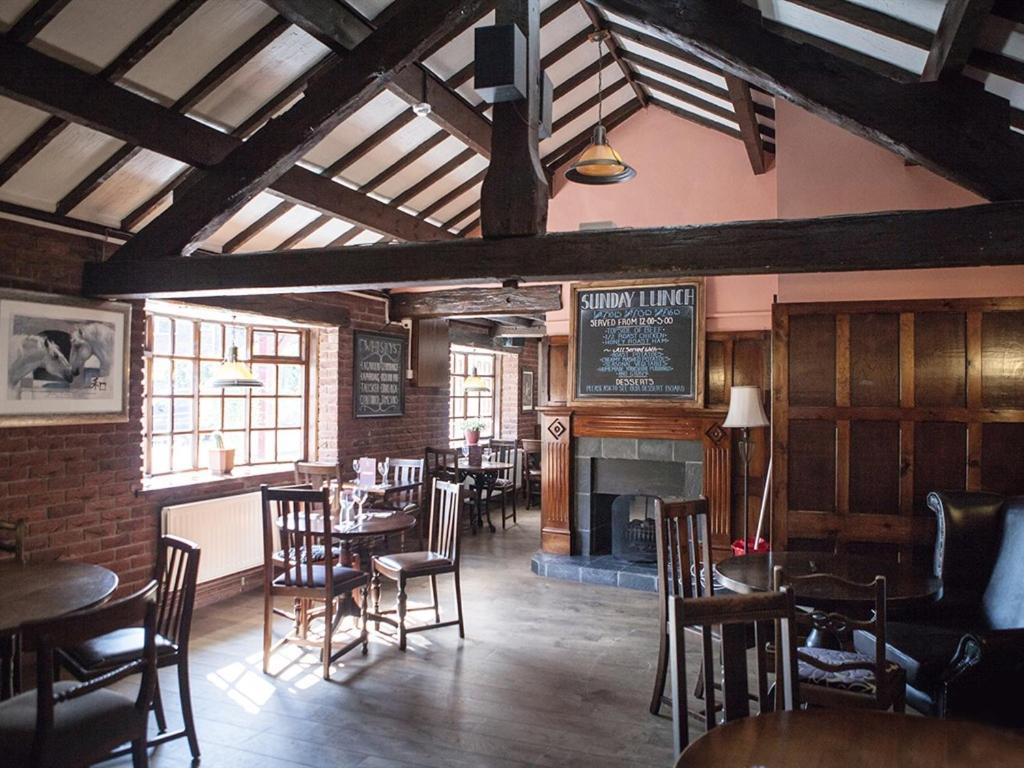 The Crewe Arms Hotel Eksteriør bilde